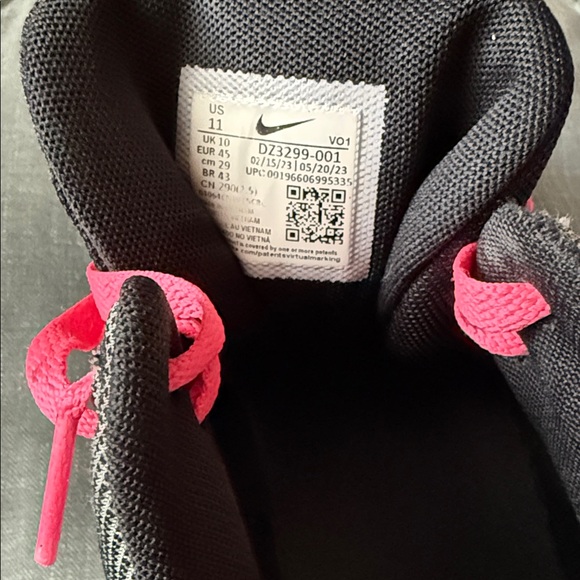 Nike Black and White Athletic Shoes with Pink and Mint Laces - Picture 6 of 6
